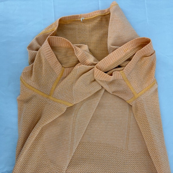 Lululemon Run: Swiftly Long Tech V Neck - Picture 5 of 9